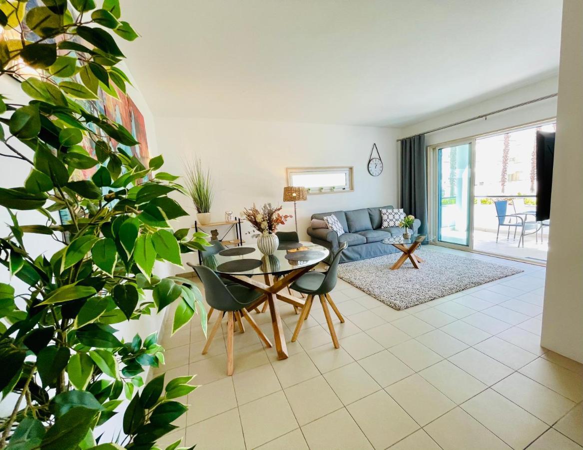 Angies Marina Apartment, Includes 2 Free Passes For The Marina Pool 라고스 외부 사진