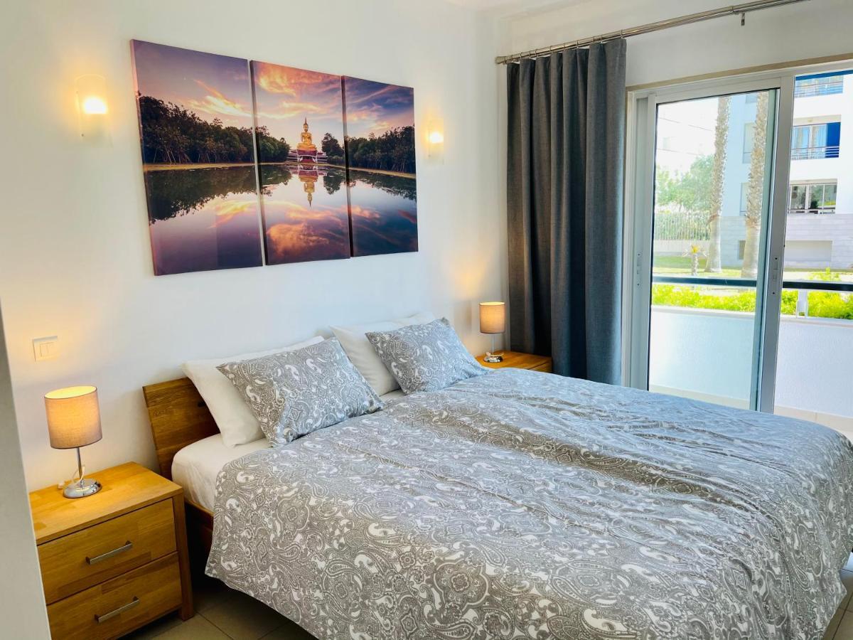 Angies Marina Apartment, Includes 2 Free Passes For The Marina Pool 라고스 외부 사진