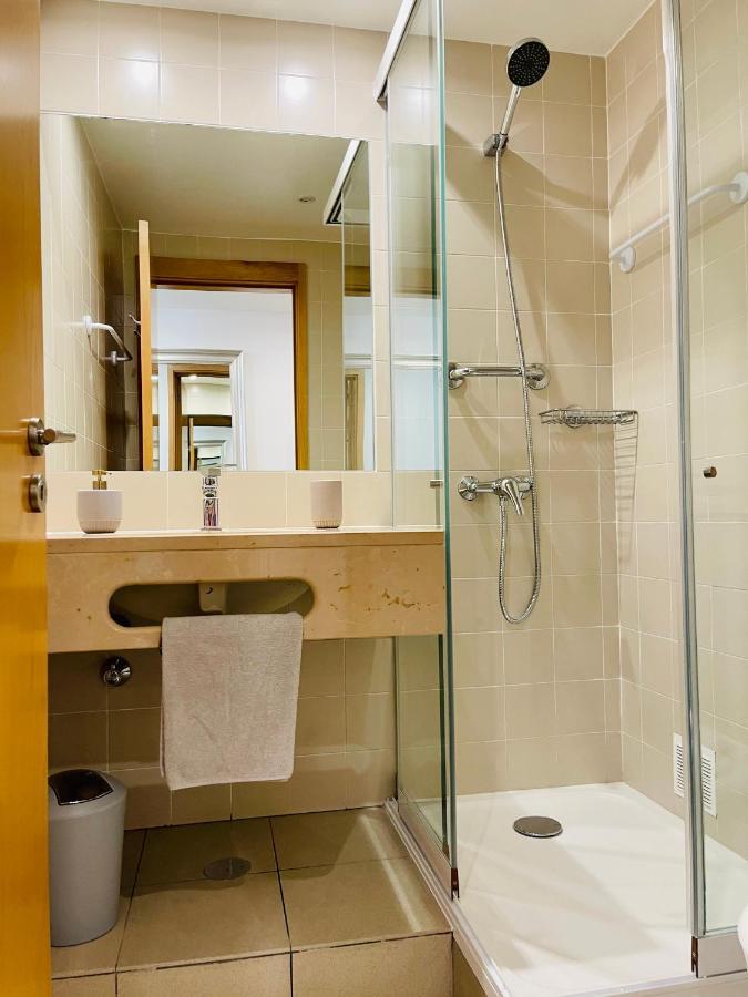 Angies Marina Apartment, Includes 2 Free Passes For The Marina Pool 라고스 외부 사진