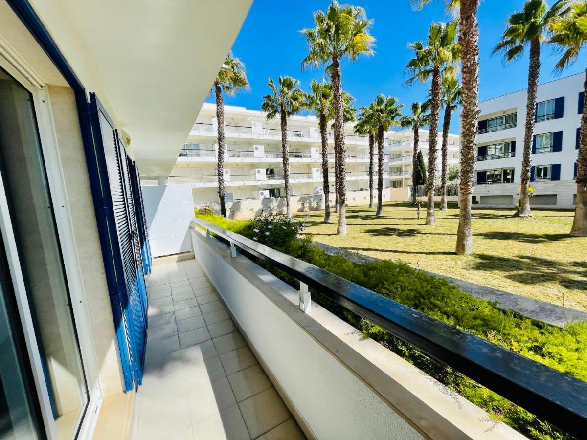 Angies Marina Apartment, Includes 2 Free Passes For The Marina Pool 라고스 외부 사진