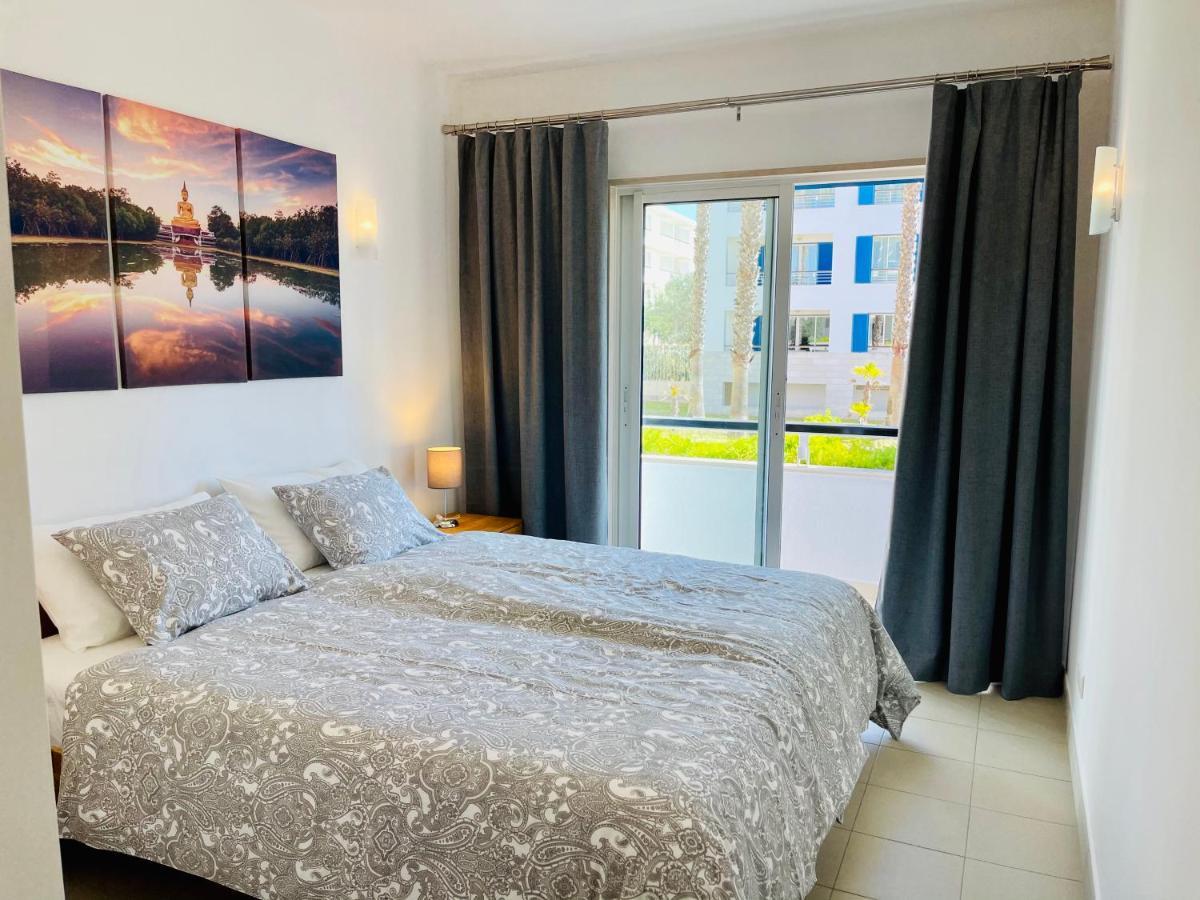 Angies Marina Apartment, Includes 2 Free Passes For The Marina Pool 라고스 외부 사진