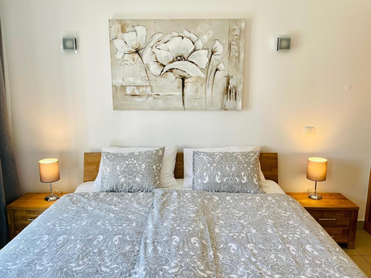 Angies Marina Apartment, Includes 2 Free Passes For The Marina Pool 라고스 외부 사진
