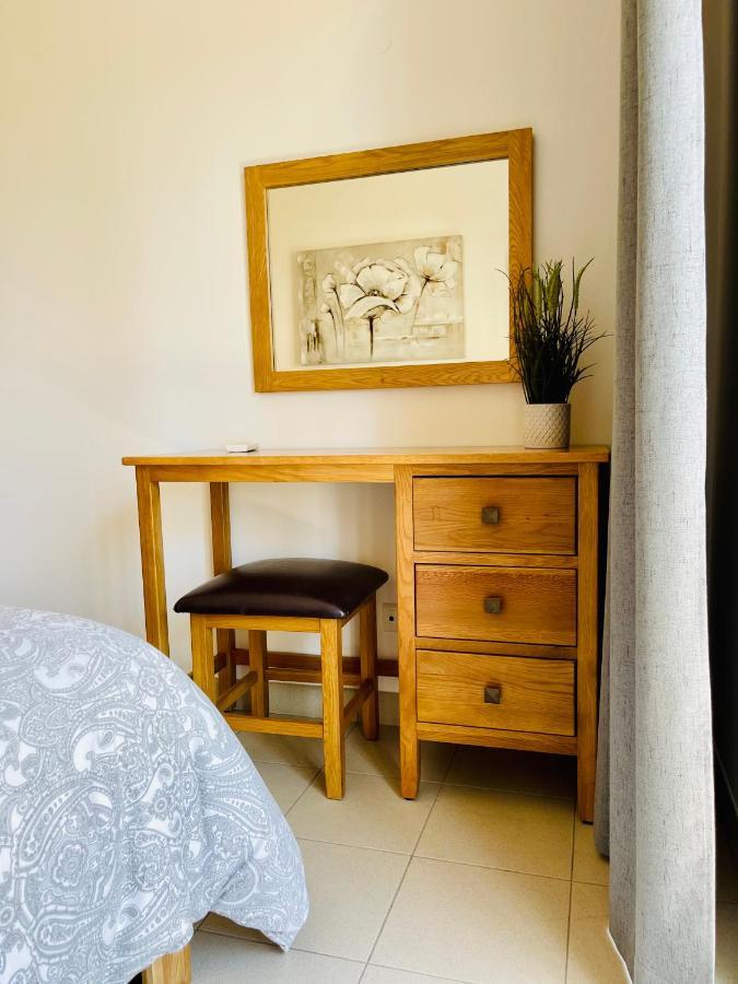 Angies Marina Apartment, Includes 2 Free Passes For The Marina Pool 라고스 외부 사진