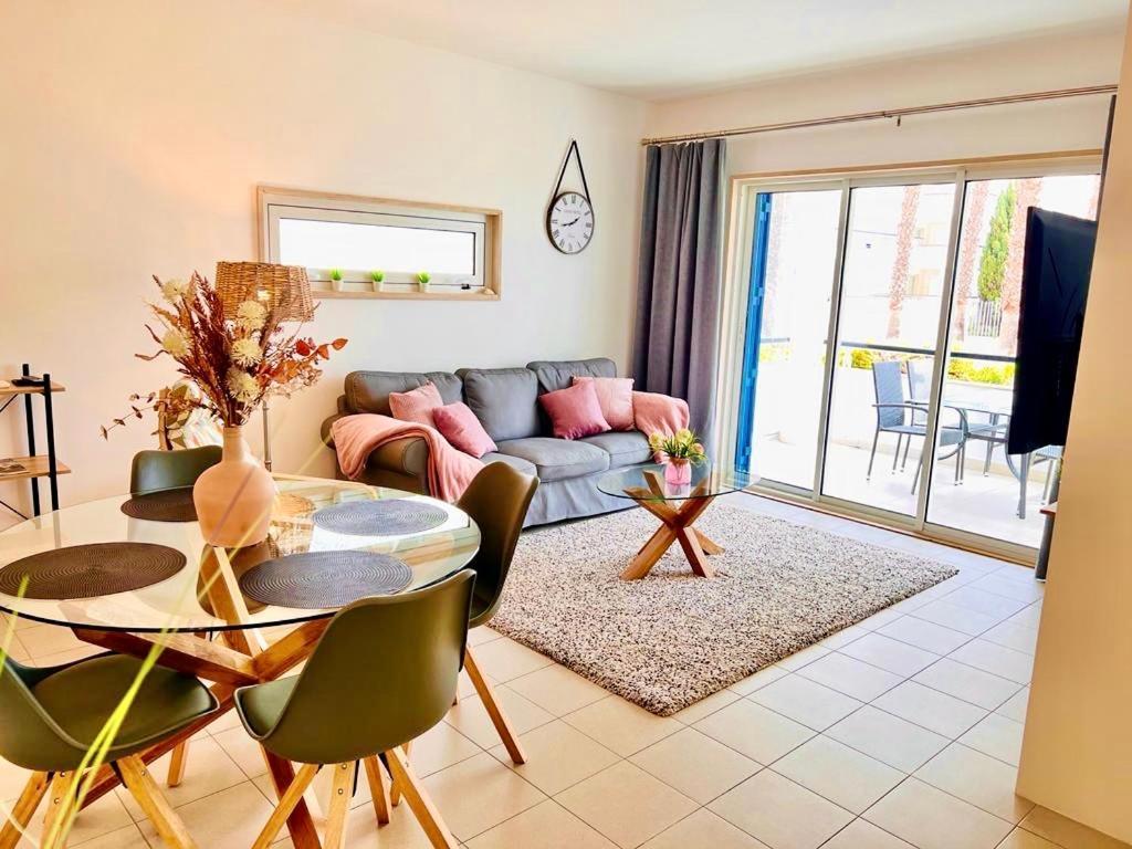 Angies Marina Apartment, Includes 2 Free Passes For The Marina Pool 라고스 외부 사진