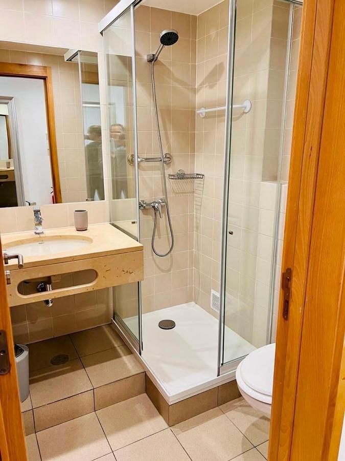 Angies Marina Apartment, Includes 2 Free Passes For The Marina Pool 라고스 외부 사진