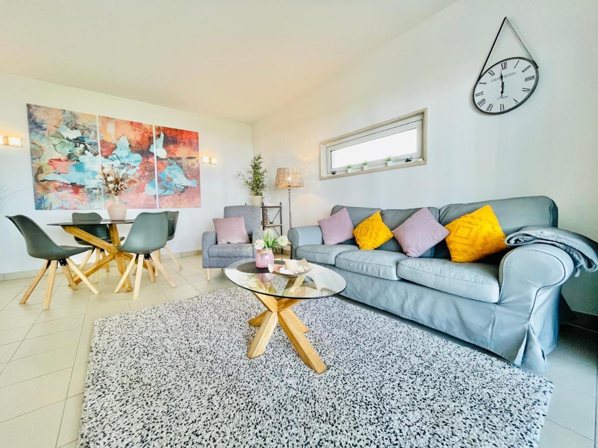 Angies Marina Apartment, Includes 2 Free Passes For The Marina Pool 라고스 외부 사진